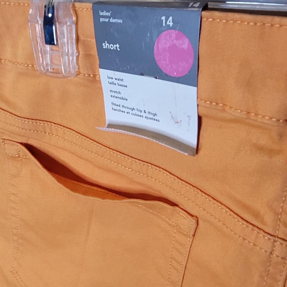 Ladies stretch Low Waist Shorts - Picture 5 of 10